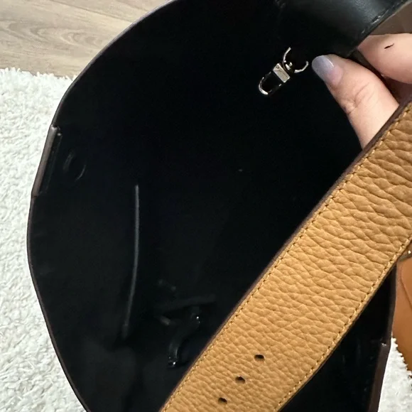 Theory Tan Leather Tote Bag - Picture 6 of 8
